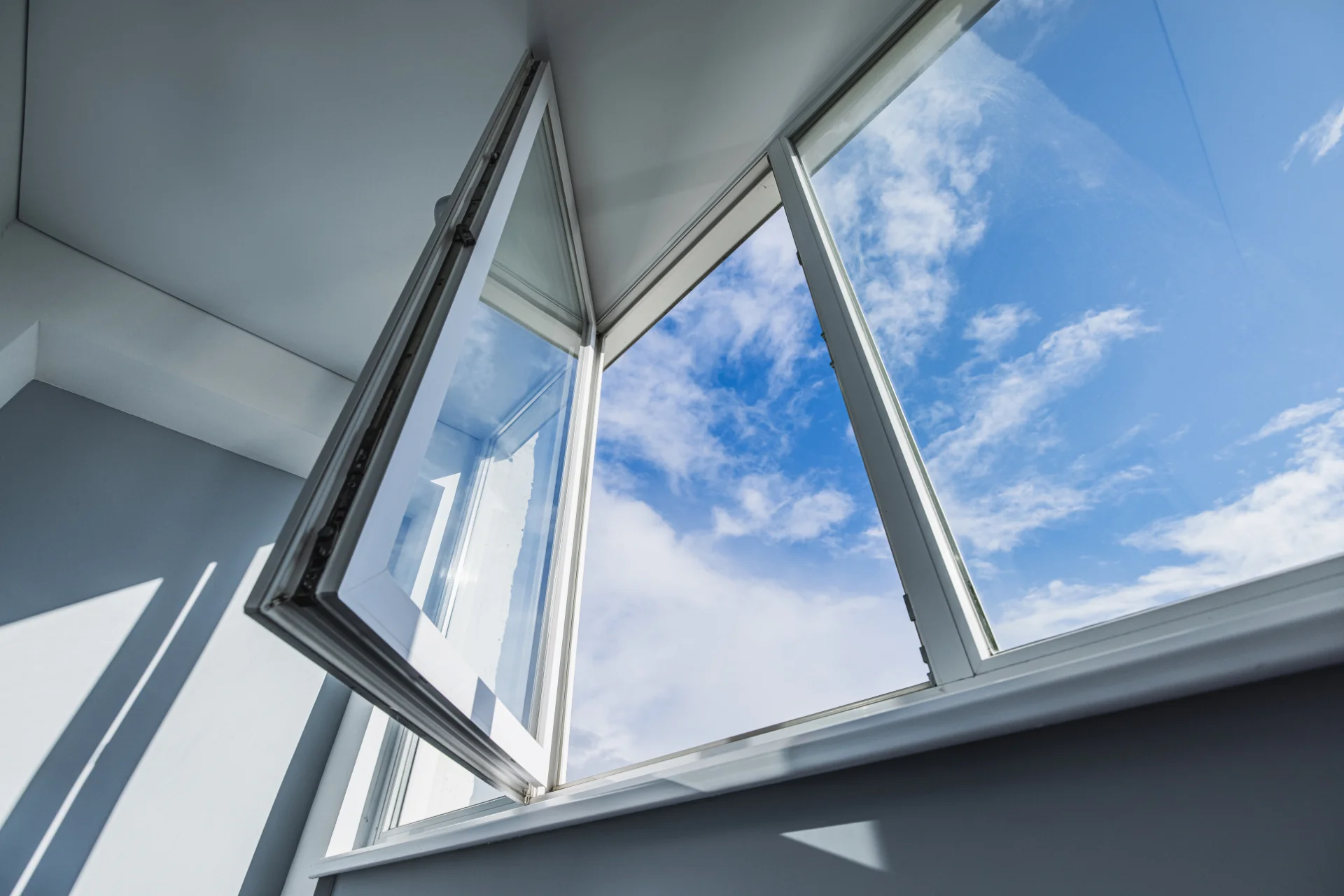 VLX 80 Casement Window in Pinecrest, FL | Sightline Windows & Doors Pinecrest - detail 1