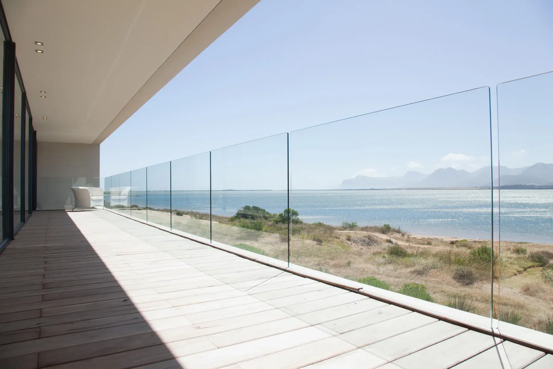 VLX 120 Glass Railing System in Pinecrest, FL | Sightline Windows & Doors Pinecrest - detail 1